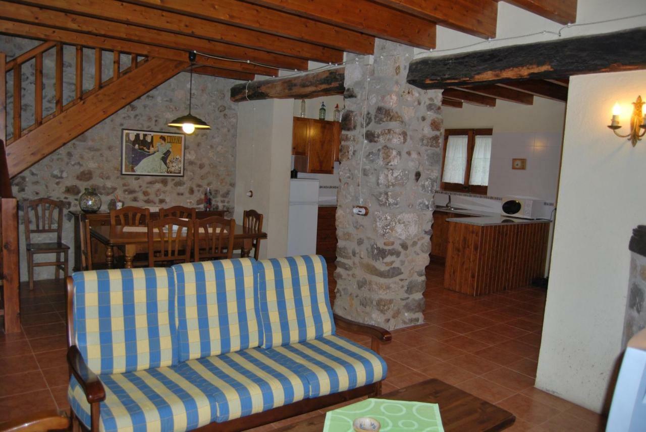 Вилла Cal Tort Maia de Montcal Экстерьер фото